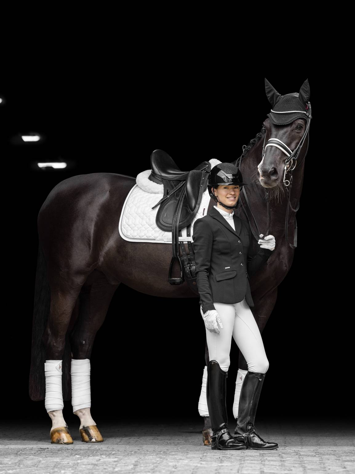 LeMieux Crystal Suede Dressage Square Schabracke White L