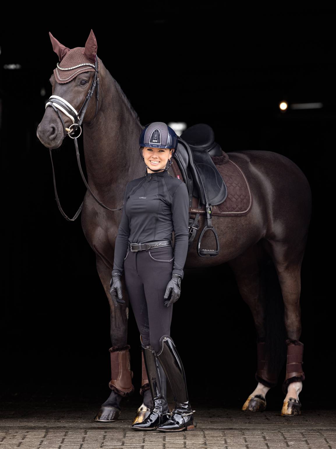 LeMieux Crystal Suede Dressage Square Schabracke Brown S/M