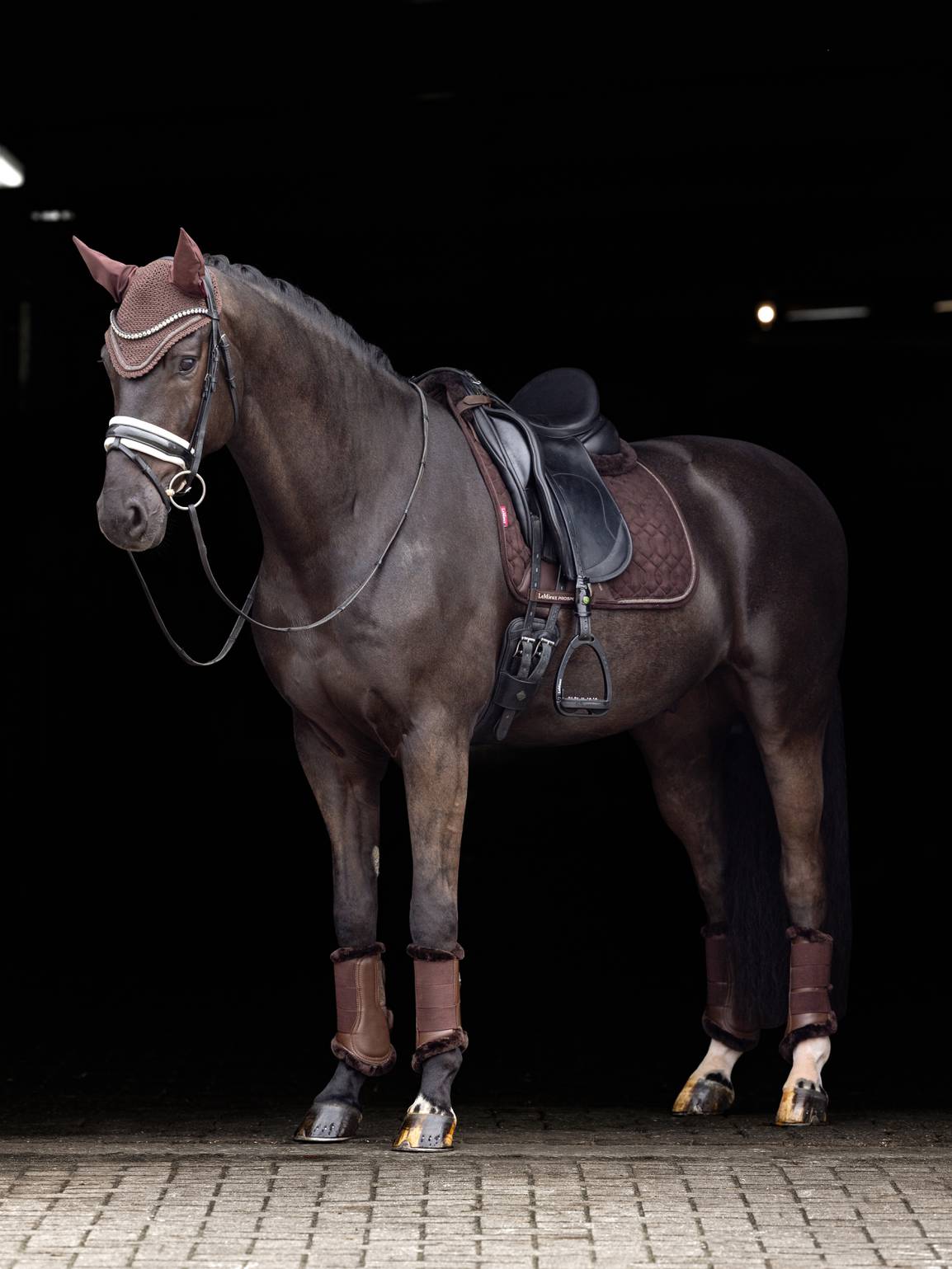 LeMieux Crystal Suede Dressage Square Schabracke Brown L