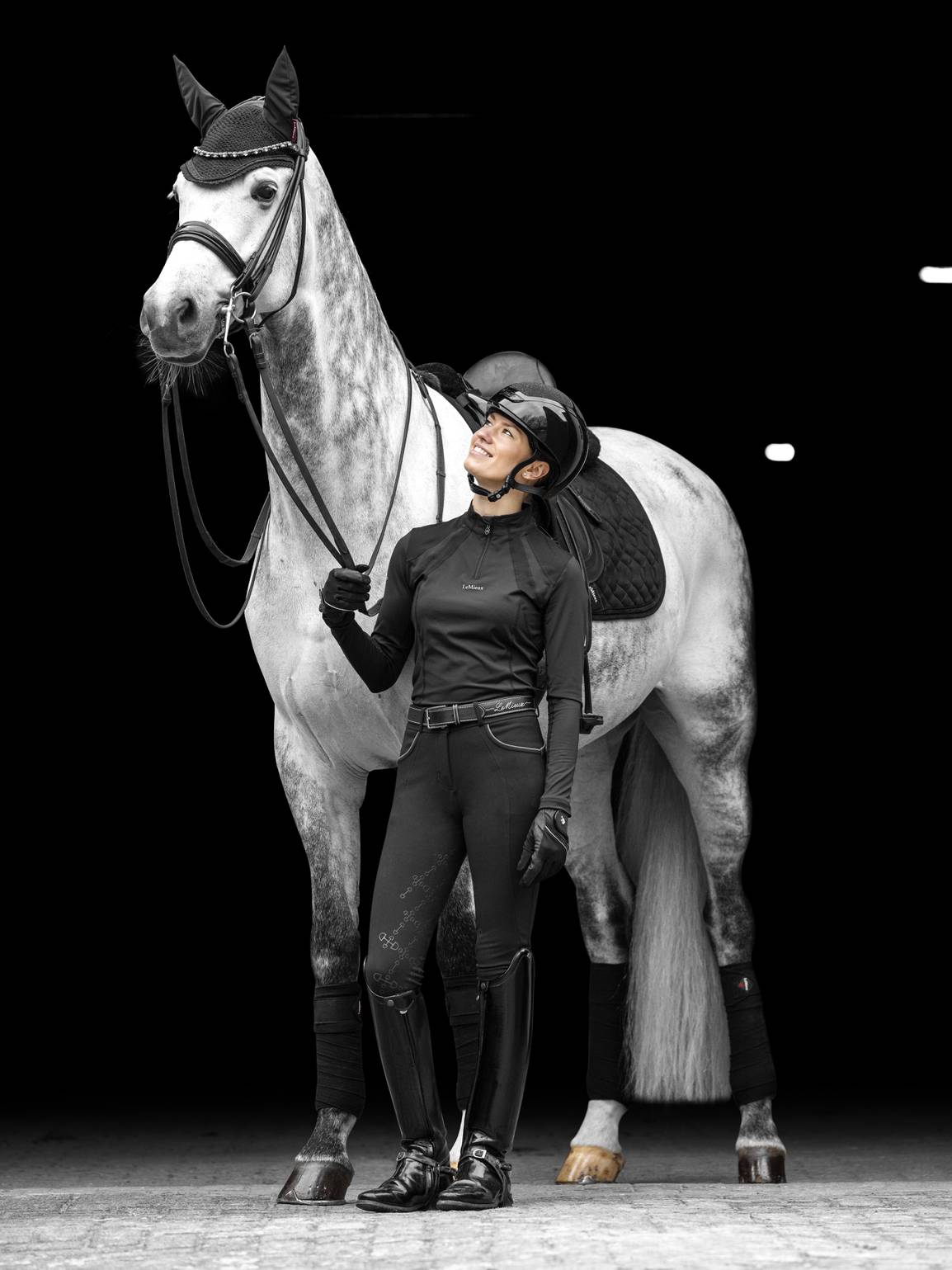 LeMieux Crystal Suede Dressage Square Schabracke Black L