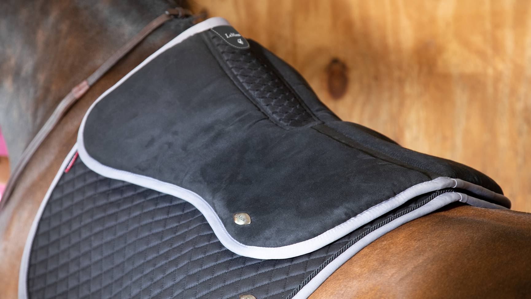 LeMieux Schabracke Wither Relief Memory Foam Half Pad Black L
